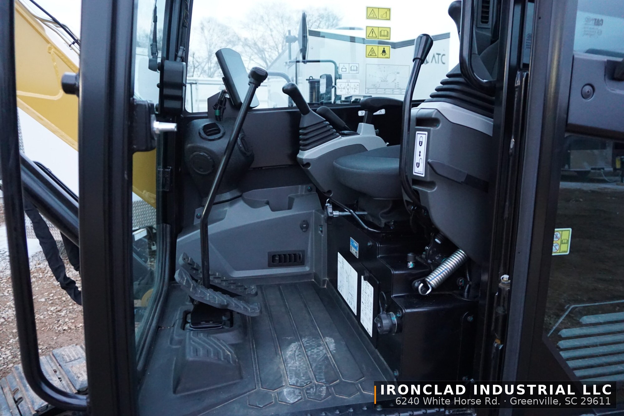 2025 Caterpillar 305.5E — 2025 CAT 305.5E Mini Excavator — photo 15